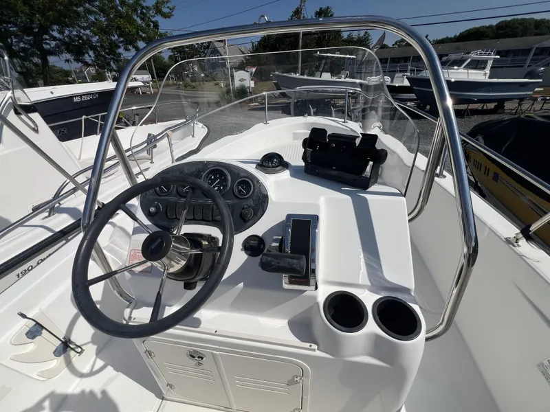 Slide: The Image of Boston Whaler 180 Dauntless 2003 - 3