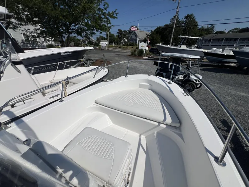 Slide: The Image of Boston Whaler 180 Dauntless 2003 - 5