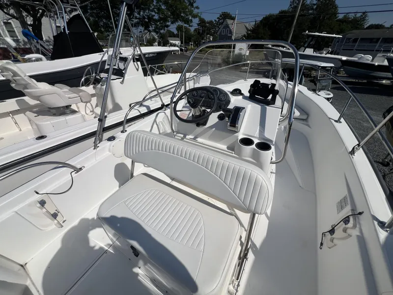 Slide: The Image of Boston Whaler 180 Dauntless 2003 - 2