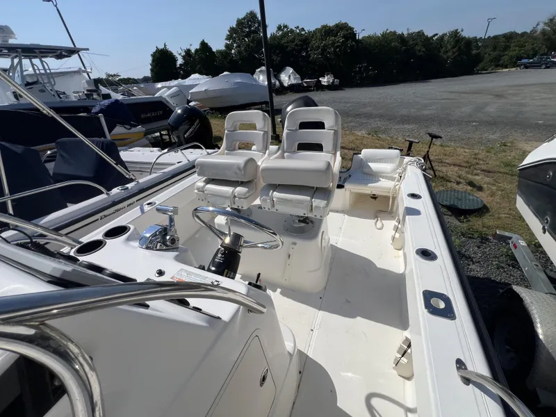 Slide: The Image of Boston Whaler 190 Outrage 2008 - 4