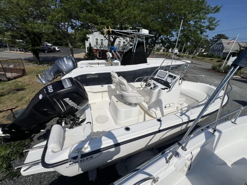 Slide: The Image of Boston Whaler 190 Outrage 2008 - 6