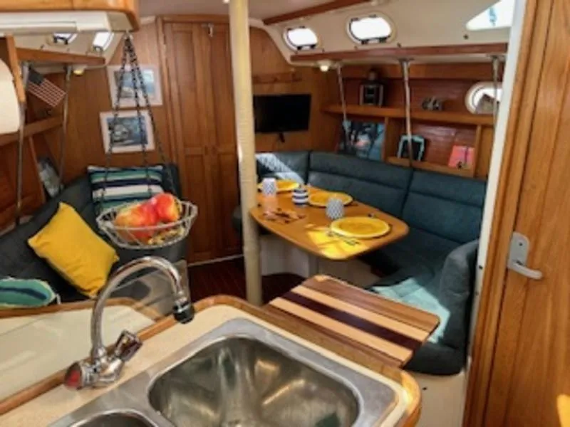 Slide: The Image of Catalina 320 1999 - 3