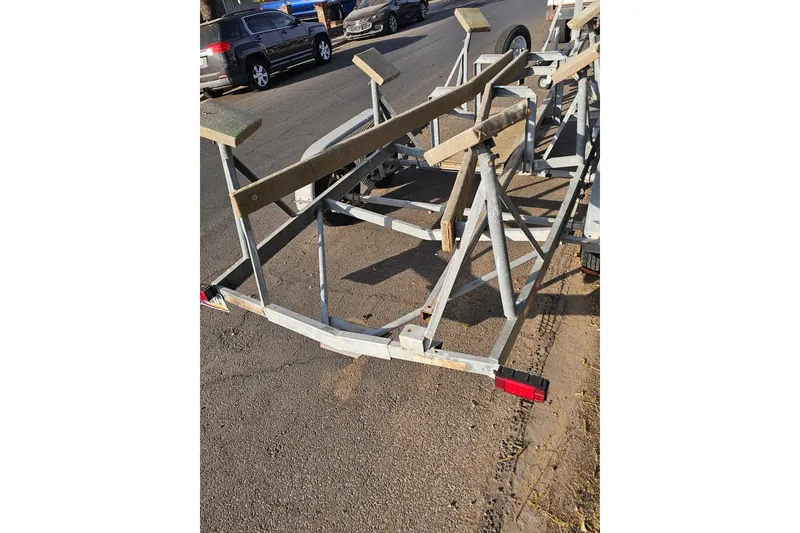 Slide: The Image of Boat trailer on street, designed for Catalina 250, 1998 model. - 50