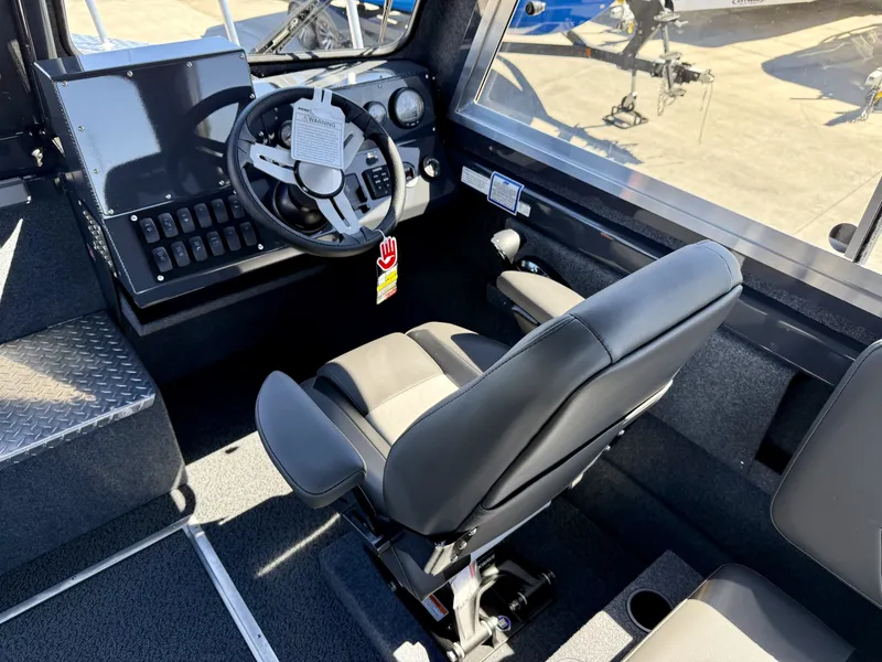 Slide: The Image of Thunder Jet Alexis Pro 24 w/ 350HP Mercury and a 15HP Pro Kicker! 2027 - 12