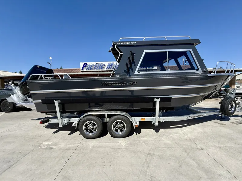 The Image of Thunder Jet Alexis Pro 24 w/ 350HP Mercury and a 15HP Pro Kicker! 2027 - 1