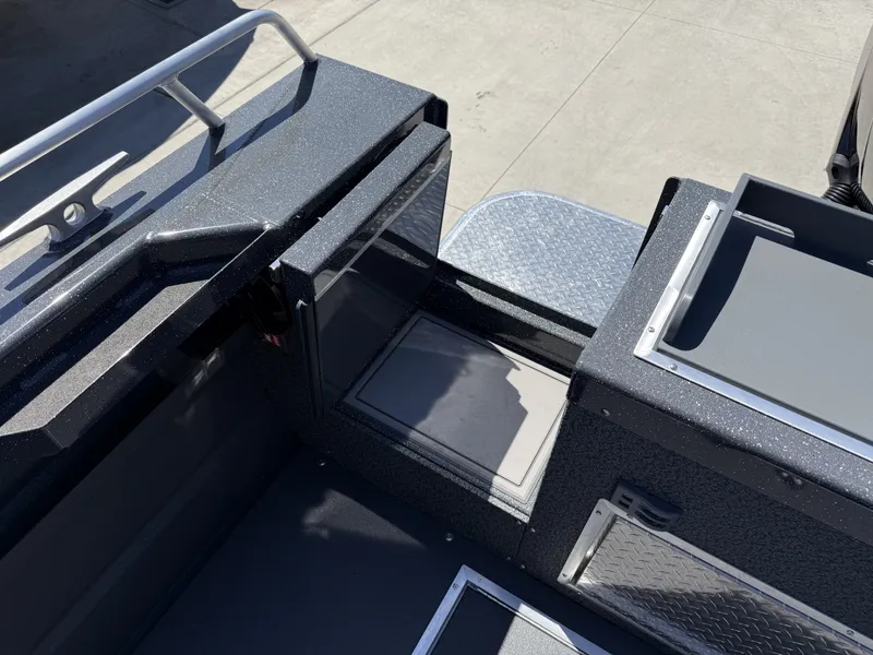 Slide: The Image of Thunder Jet Alexis Pro 24 w/ 350HP Mercury and a 15HP Pro Kicker! 2027 - 13