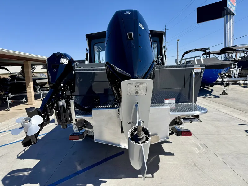 Slide: The Image of Thunder Jet Alexis Pro 24 w/ 350HP Mercury and a 15HP Pro Kicker! 2027 - 6