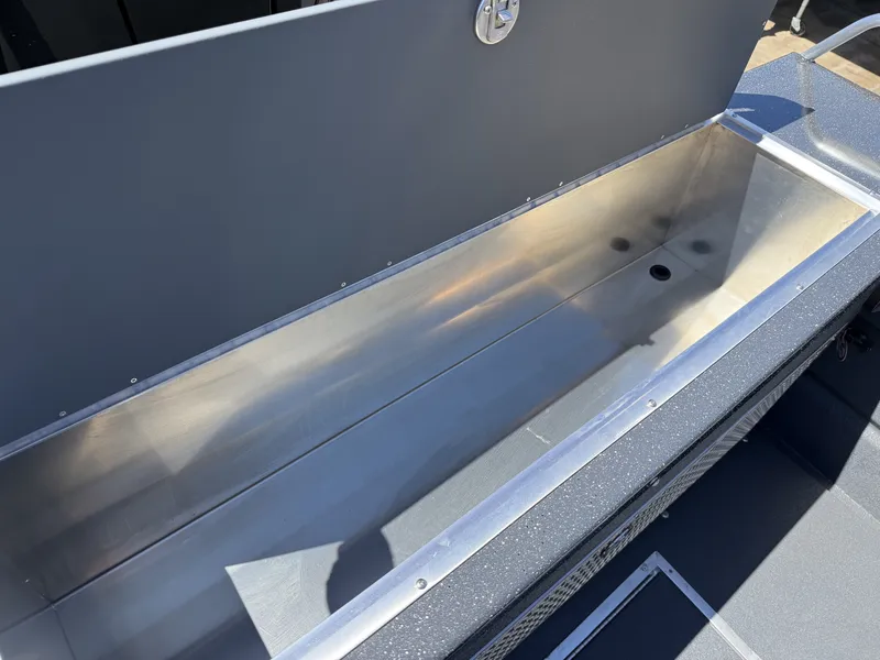 Slide: The Image of Thunder Jet Alexis Pro 24 w/ 350HP Mercury and a 15HP Pro Kicker! 2027 - 11