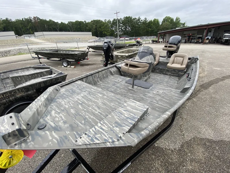 Slide: The Image of War Eagle 860LDBR 2027 - 9