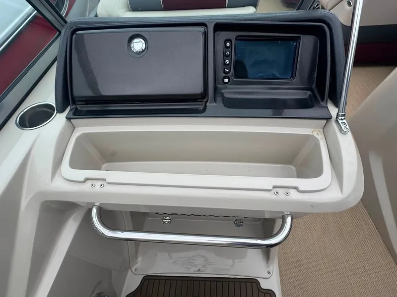 Slide: The Image of Premier 270 S-Series 2015 - 19