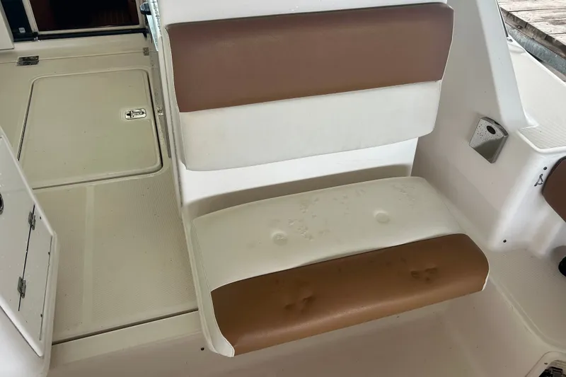 Slide: The Image of Brown and white seating on a 2002 Tiara Yachts 3500 Open boat. - 20