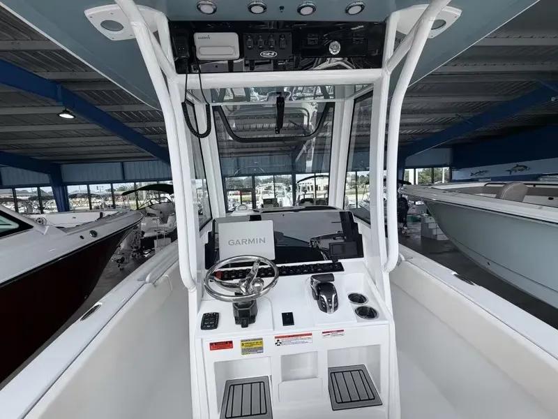 Slide: The Image of Sea Hunt Ultra 245SE 2027 - 9