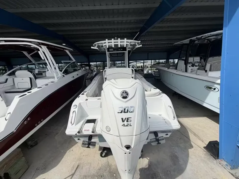 Slide: The Image of Sea Hunt Ultra 245SE 2027 - 6