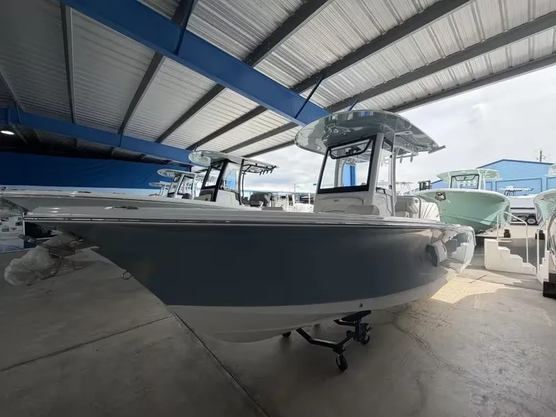 Slide: The Image of Sea Hunt Ultra 245SE 2027 - 2