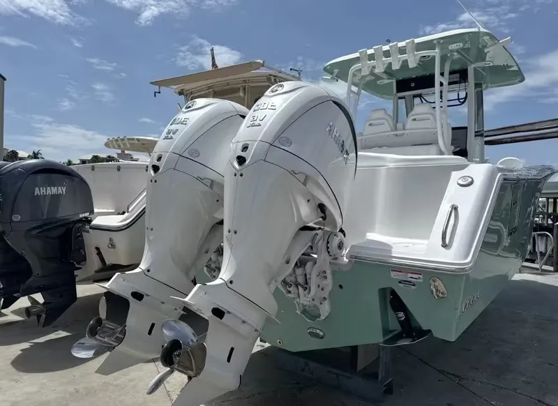 Slide: The Image of Sea Hunt Ultra 285SE 2027 - 2