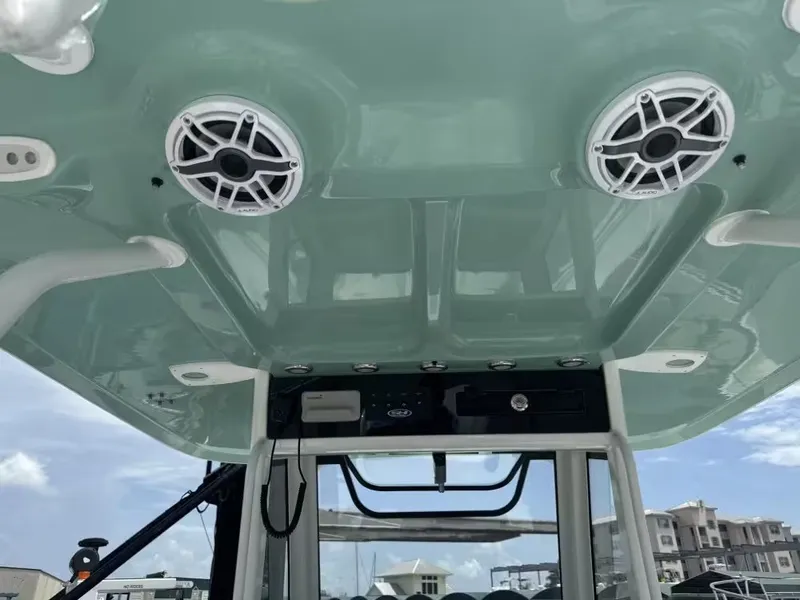 Slide: The Image of Sea Hunt Ultra 285SE 2027 - 5