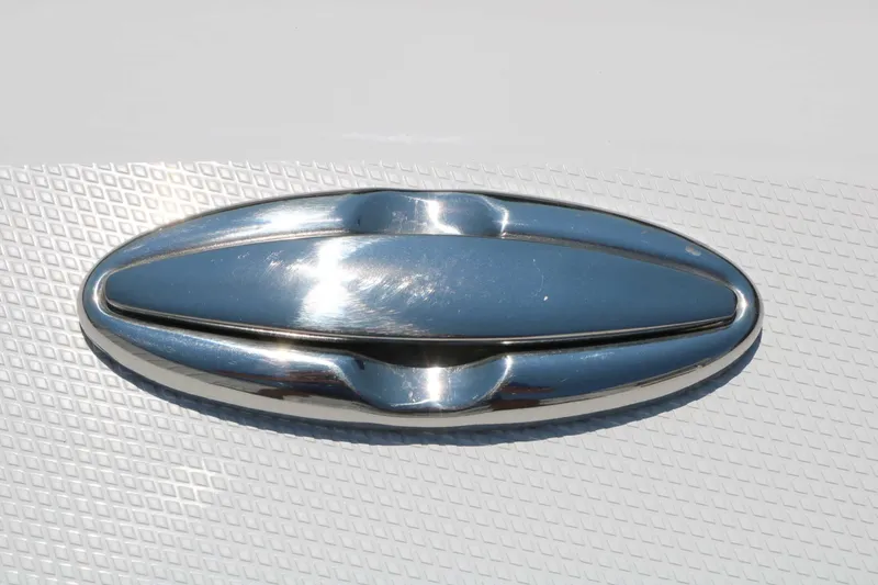 Slide: The Image of Robalo 266 Cayman 2026 - 34