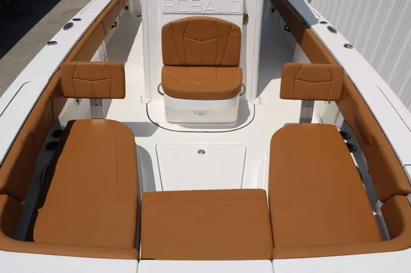 Slide: The Image of Robalo 266 Cayman 2026 - 35