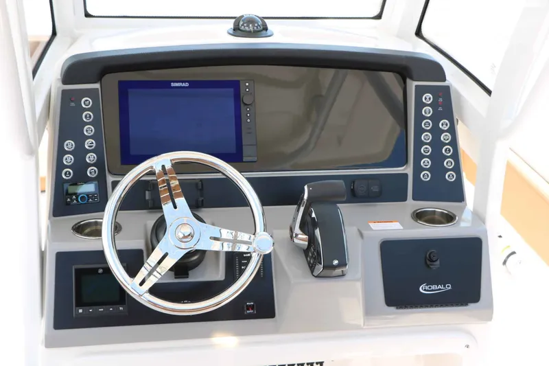 Slide: The Image of Robalo 266 Cayman 2026 - 56