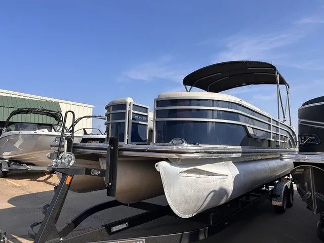 Slide: The Image of Lowe SS 270 EWT TLX 2024 - 14