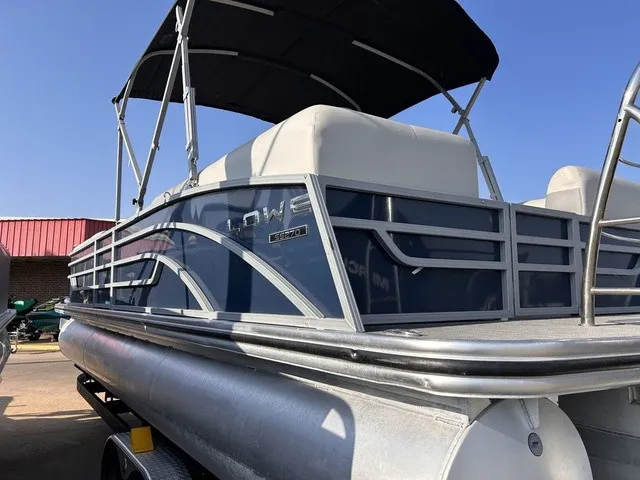 Slide: The Image of Lowe SS 270 EWT TLX 2024 - 10