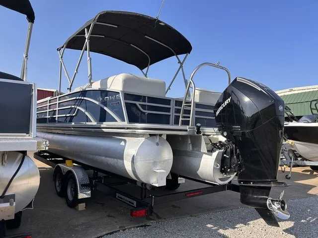 Slide: The Image of Lowe SS 270 EWT TLX 2024 - 9