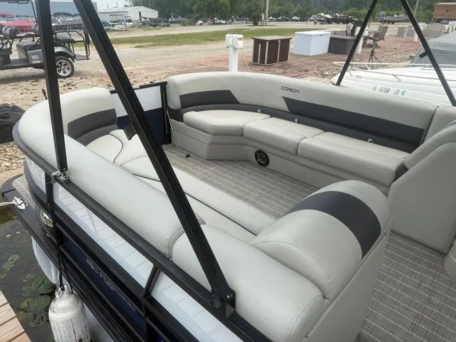 Slide: The Image of Coach Pontoons 263 FLC 2023 - 4