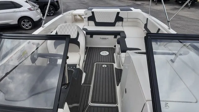 Slide: The Image of Bayliner VR6 Bowrider 2023 - 23