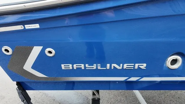 Slide: The Image of Bayliner VR6 Bowrider 2023 - 12