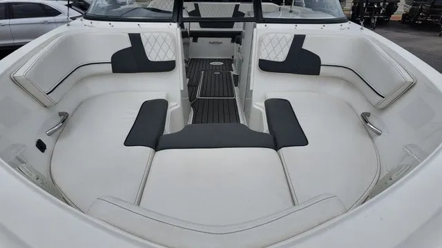 Slide: The Image of Bayliner VR6 Bowrider 2023 - 15