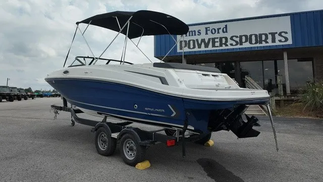 Slide: The Image of Bayliner VR6 Bowrider 2023 - 3