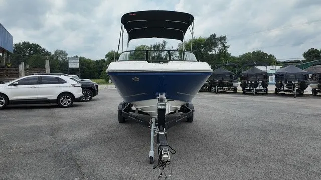 Slide: The Image of Bayliner VR6 Bowrider 2023 - 8