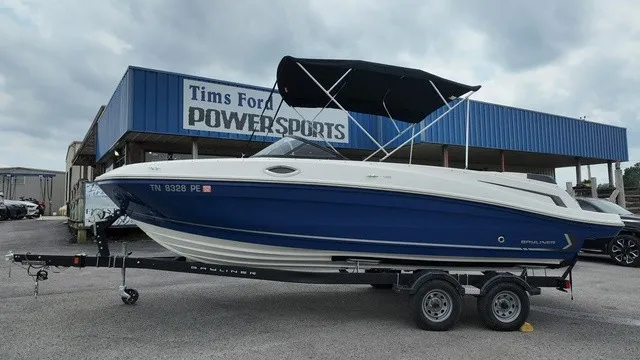 Slide: The Image of Bayliner VR6 Bowrider 2023 - 2