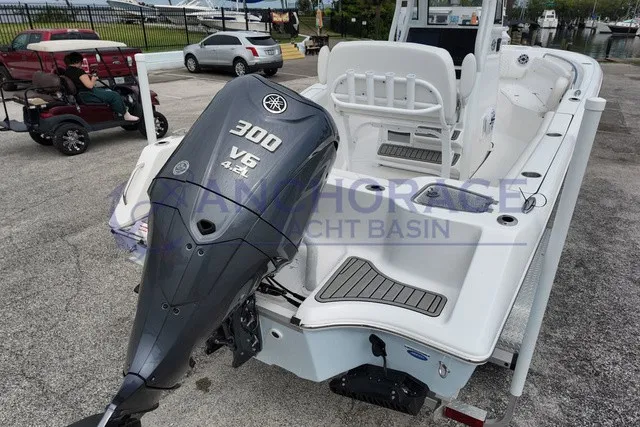 Slide: The Image of Tidewater 232 CC Adventure 2027 - 15