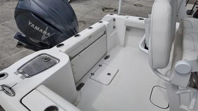 Slide: The Image of Tidewater 232 CC Adventure 2027 - 5