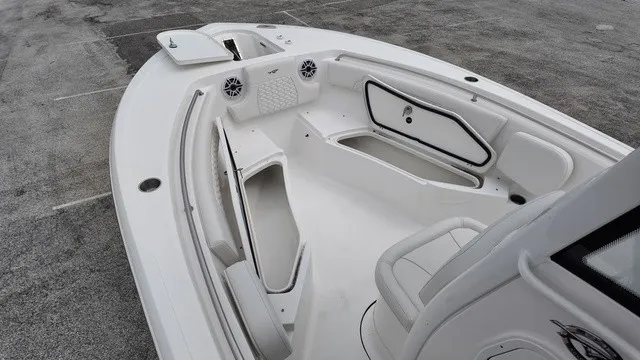 Slide: The Image of Tidewater 232 CC Adventure 2027 - 13