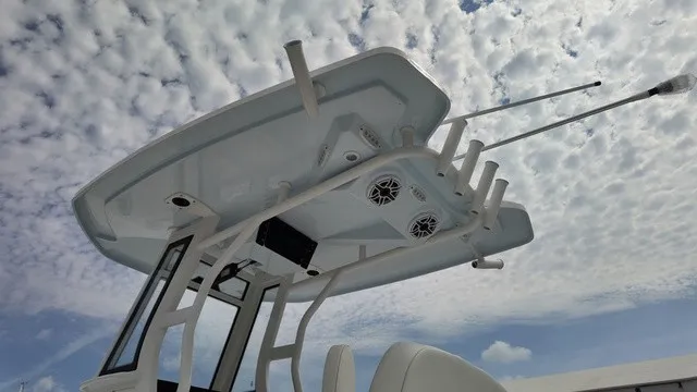 Slide: The Image of Tidewater 232 CC Adventure 2027 - 3