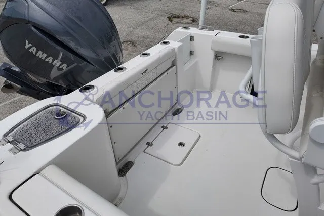 Slide: The Image of Tidewater 232 CC Adventure 2027 - 12