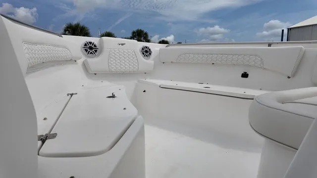 Slide: The Image of Tidewater 232 CC Adventure 2027 - 10