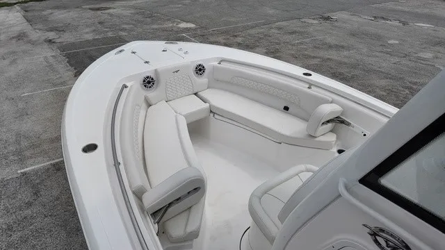 Slide: The Image of Tidewater 232 CC Adventure 2027 - 11