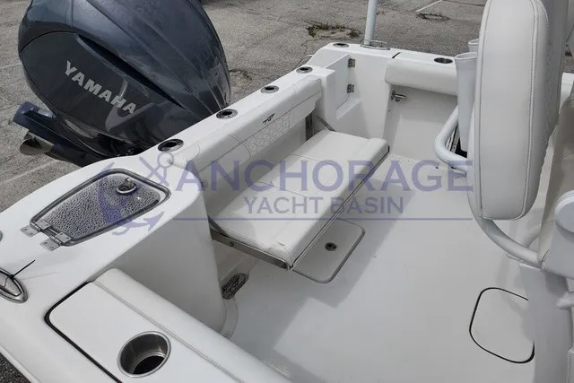 Slide: The Image of Tidewater 232 CC Adventure 2027 - 13