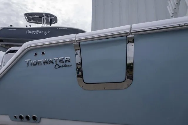 Slide: The Image of Tidewater 282 CC Adventure 2027 - 27
