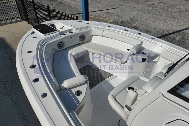 Slide: The Image of Tidewater 282 CC Adventure 2027 - 8