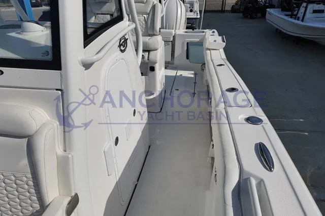 Slide: The Image of Tidewater 282 CC Adventure 2027 - 10