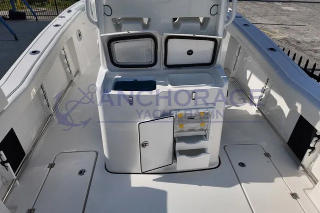 Slide: The Image of Tidewater 282 CC Adventure 2027 - 19