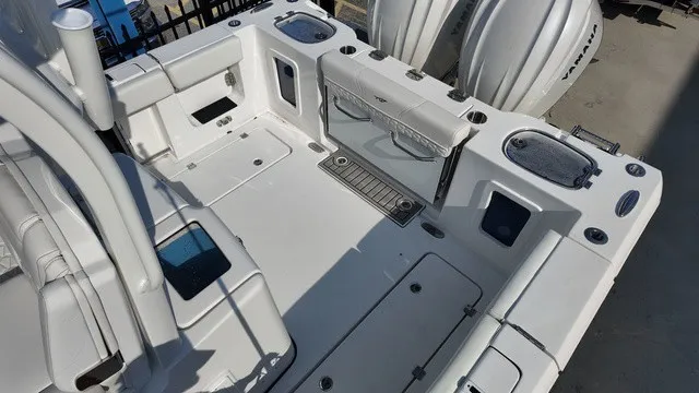 Slide: The Image of Tidewater 282 CC Adventure 2027 - 11