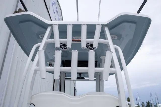 Slide: The Image of Tidewater 282 CC Adventure 2027 - 20