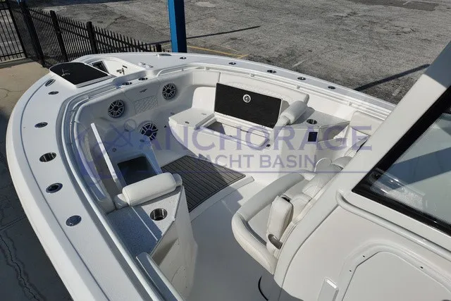 Slide: The Image of Tidewater 282 CC Adventure 2027 - 6