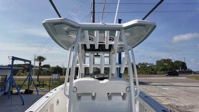 Slide: The Image of Tidewater 282 CC Adventure 2027 - 14