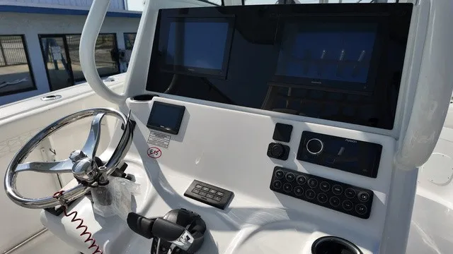 Slide: The Image of Tidewater 282 CC Adventure 2027 - 4